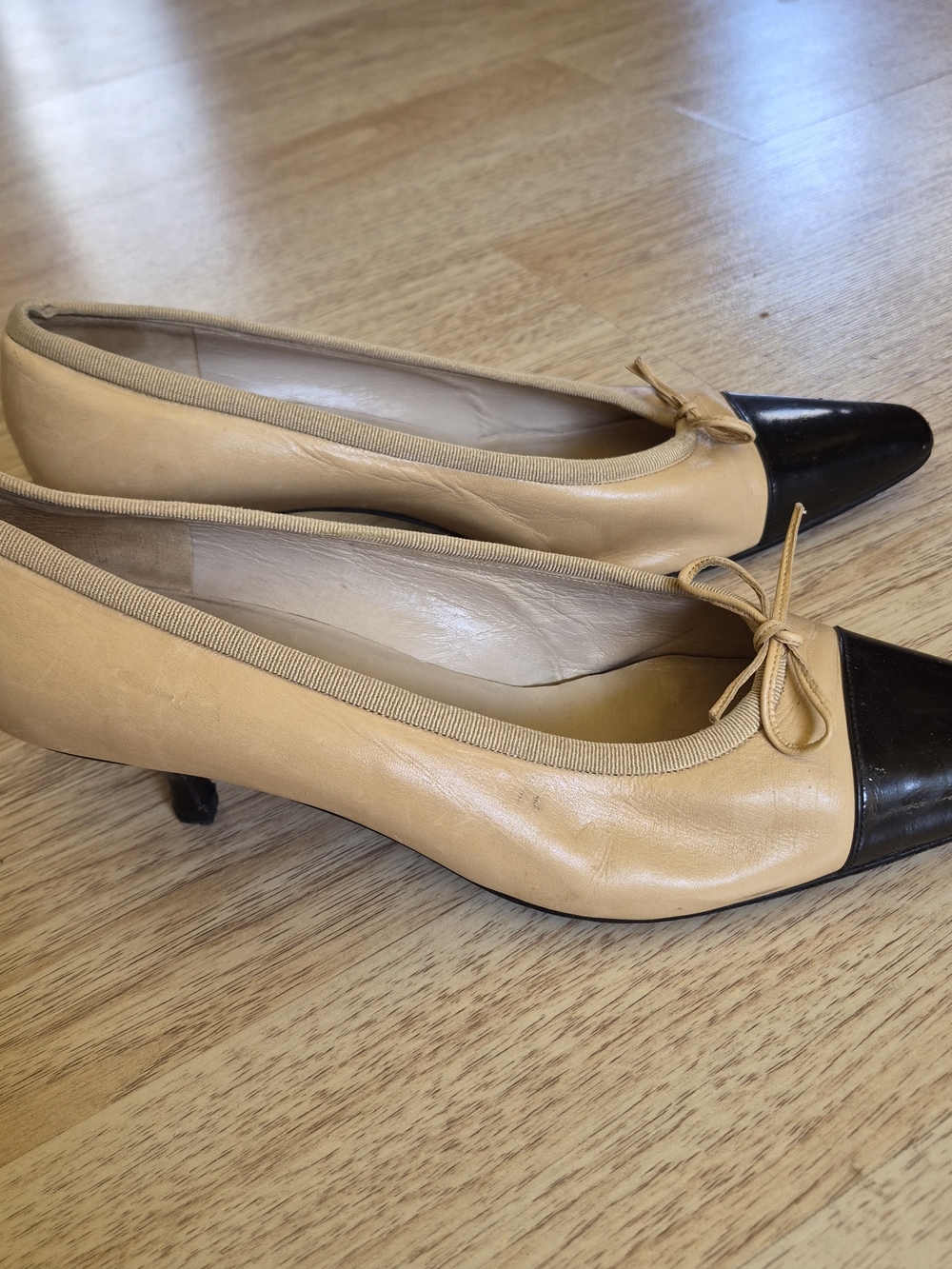 Chanel Beige and Black Cap-Toe Ballet heels - Picture 2 of 8